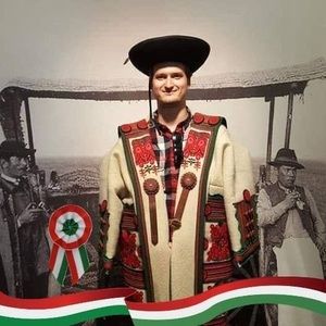 Meet your Posher, Levente